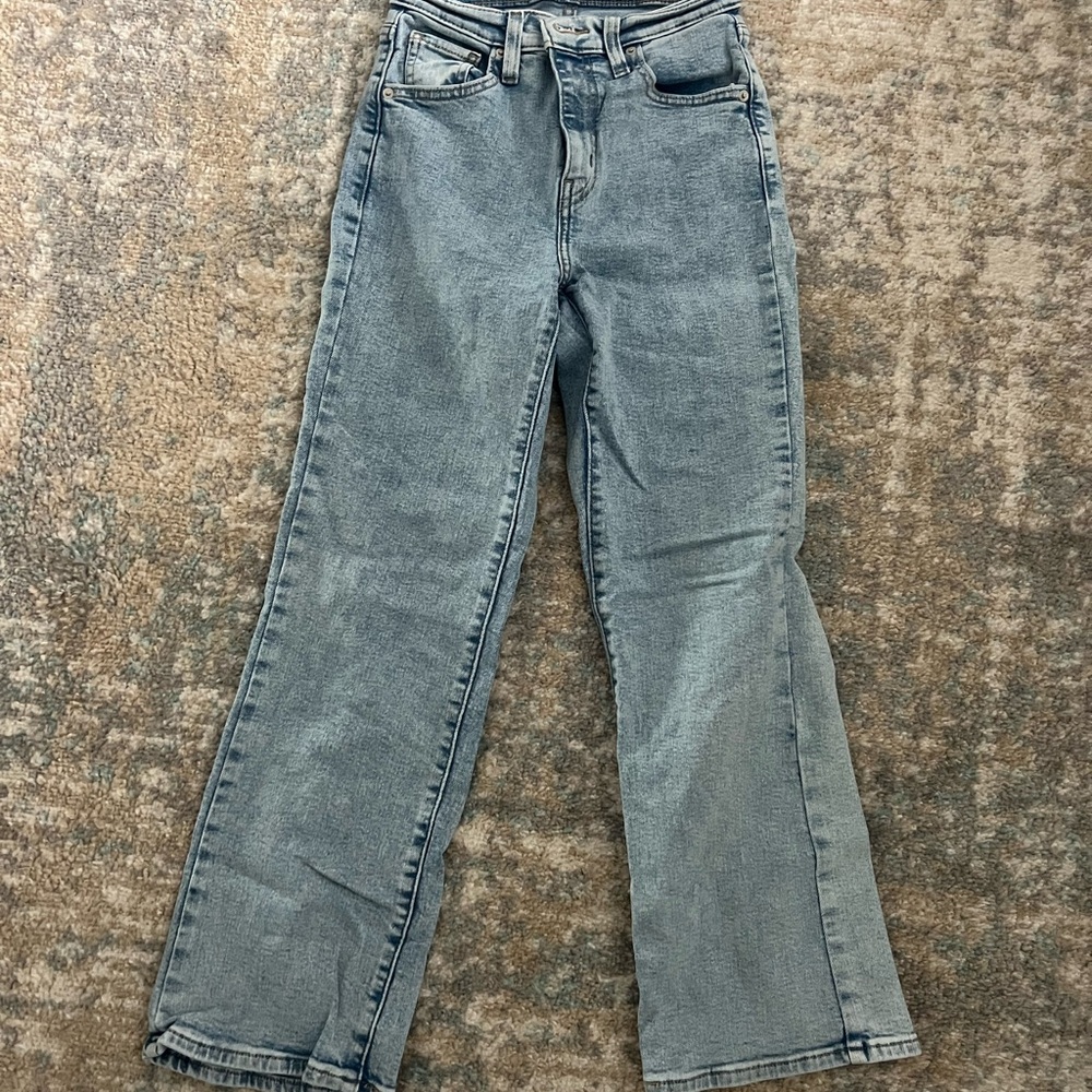 Women Levi high waisted crop flare